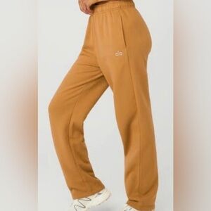 ALO Yoga ladies Camel Joggers